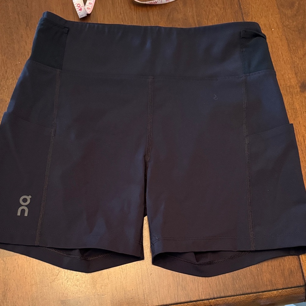 On Clouds sprinter shorts size M